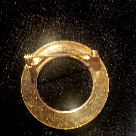 Vintage Brooch American Gold Round Years 60 - Vtg Gold Tone Round Brooch - Picture 3 of 3